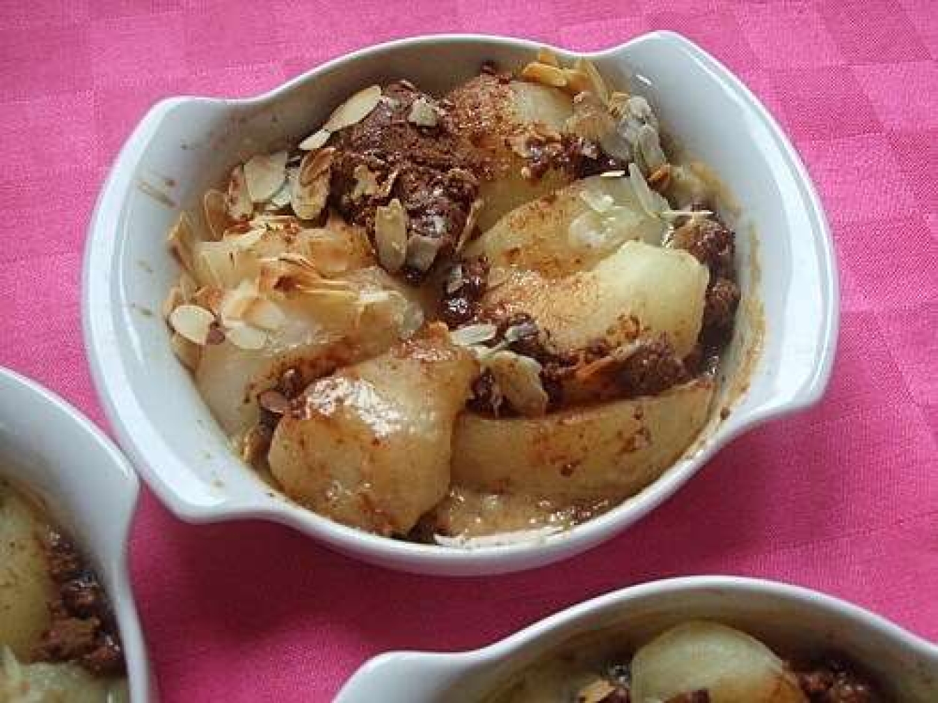 La recette de La cigogne toquée : Poires pralinées aux amandes