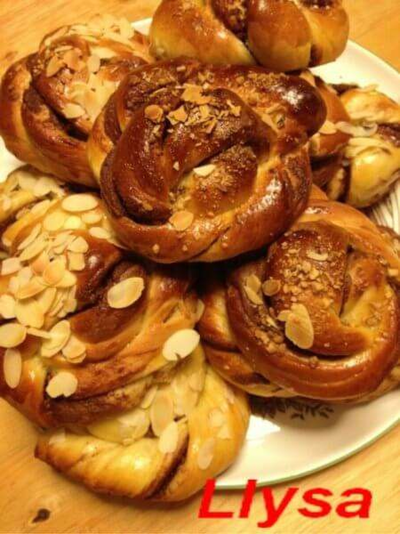 La recette de Les saveurs de llysa : Torsades danoises à la pâte pralinée aux noisettes