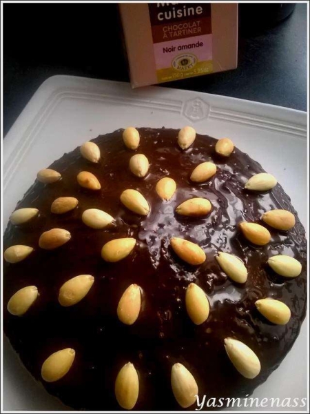 La recette de Yasmine : Gâteau aux amandes et au chocolat